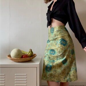 Retro Floral Mid-Length Skirt – Vintage A-Line Beauty ( fits small)